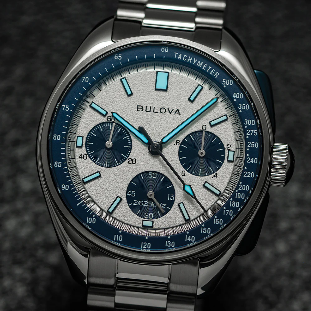Lunar Pilot 43.5mm - Blue and Silver on Bracelet - Image 5