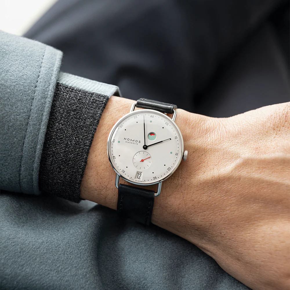 Metro 37mm - White Silver-Plated on Leather Strap - Image 3