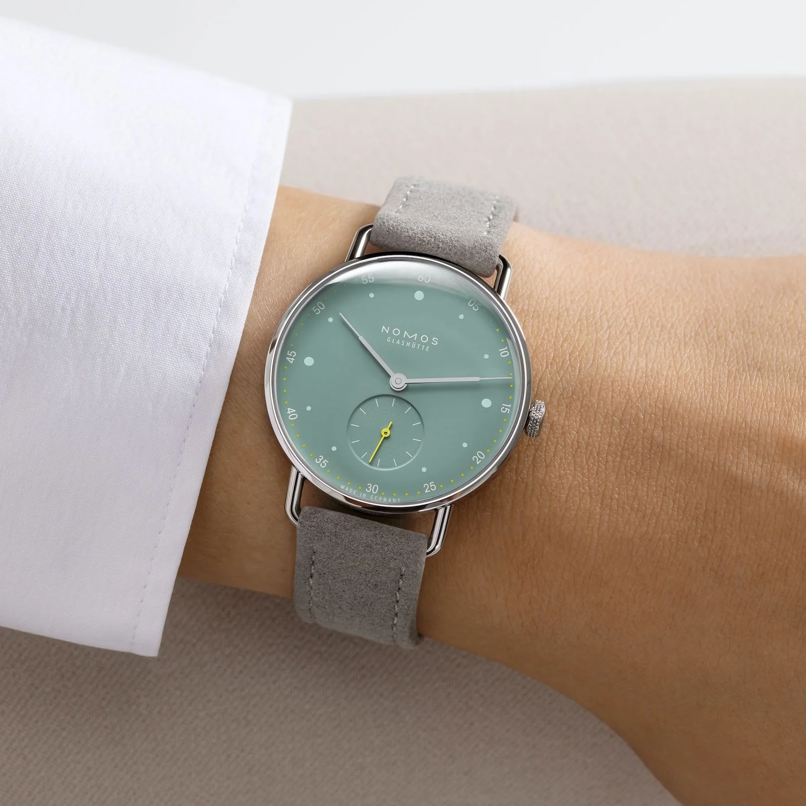 Metro Sapphire Back 33m - Sage on Strap - Image 3