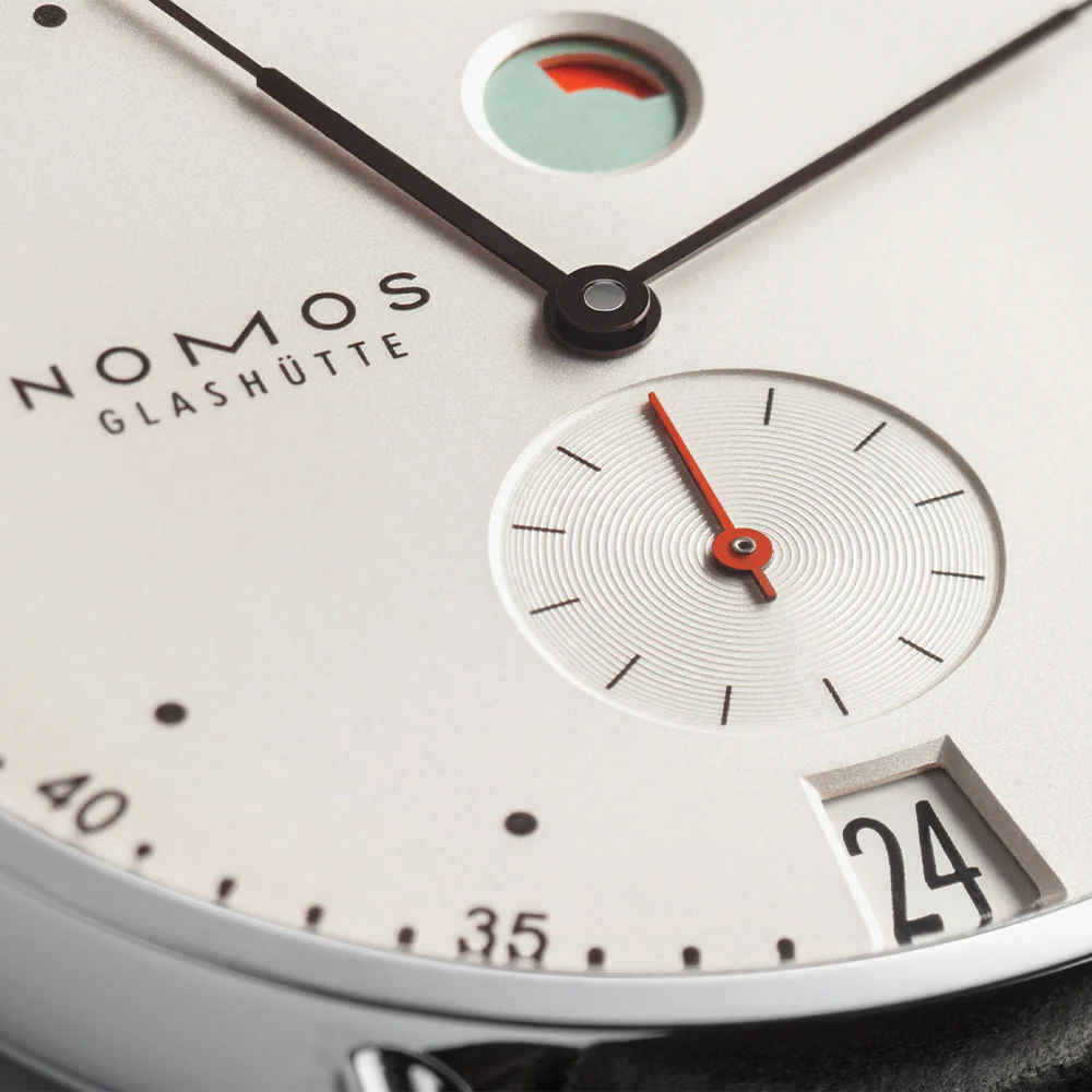 Metro 37mm - White Silver-Plated on Leather Strap - Image 4