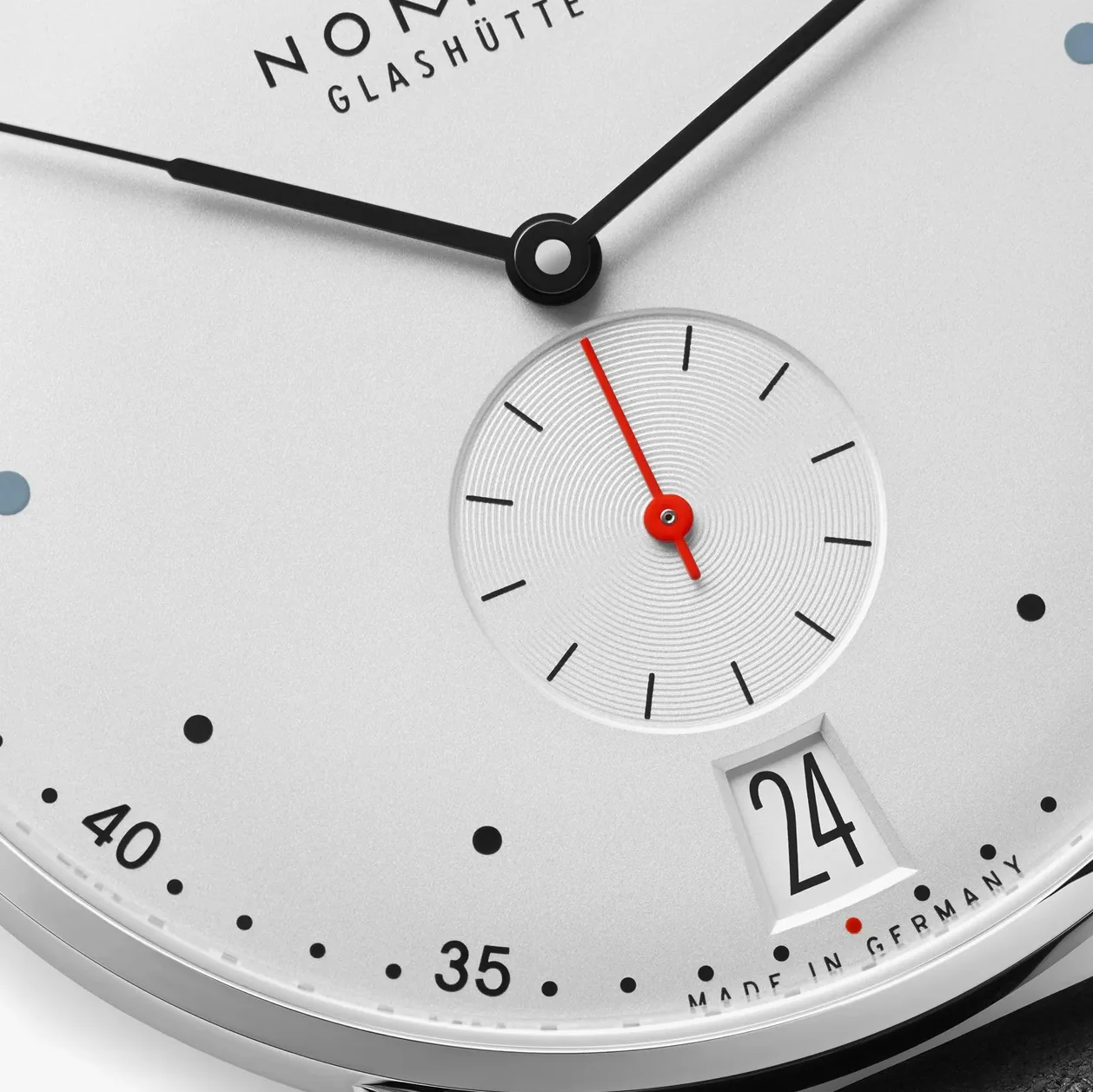 Metro Date 38mm - White Silver-Plated on Leather Strap - Image 4