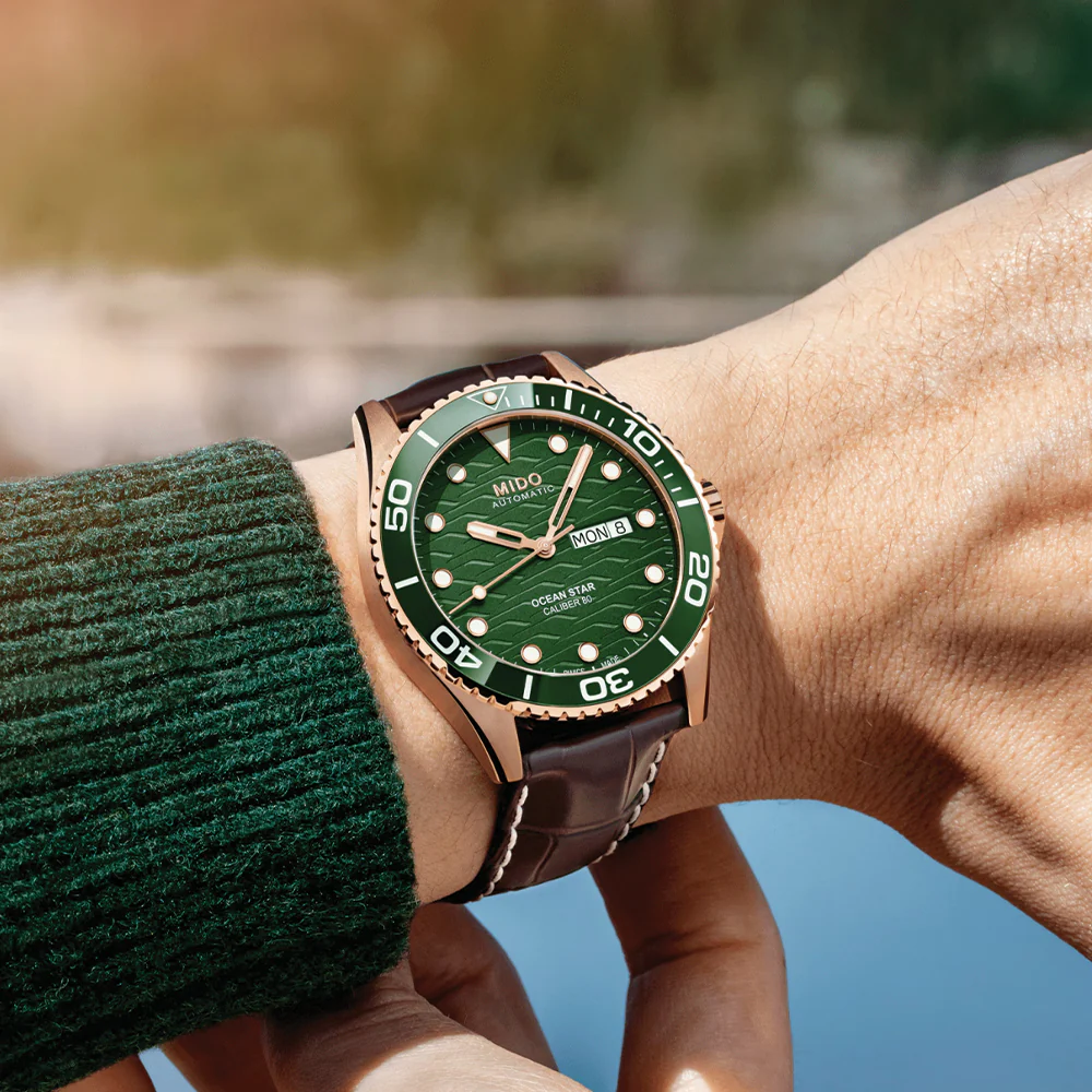 Ocean Star 200C 42.5mm - Green on Leather Strap - Image 3
