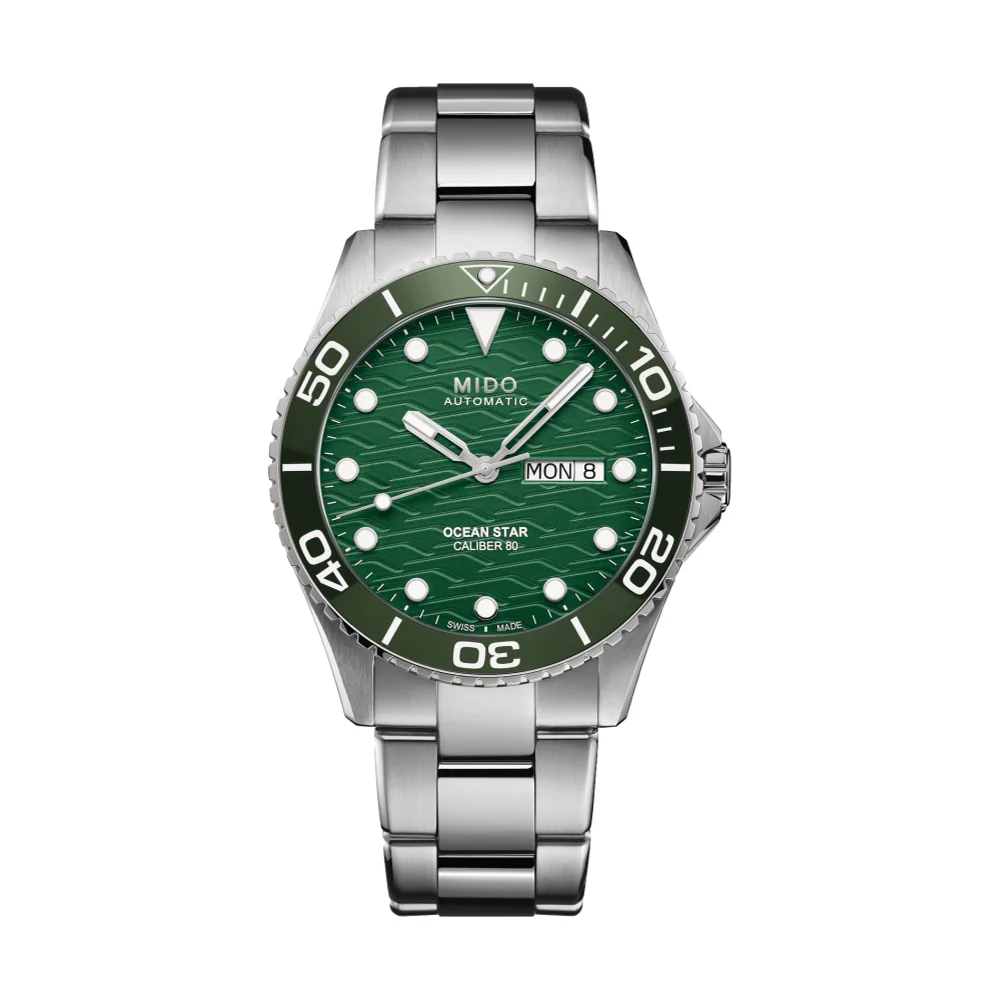 Ocean Star 200C 42.5mm - Green on Bracelet