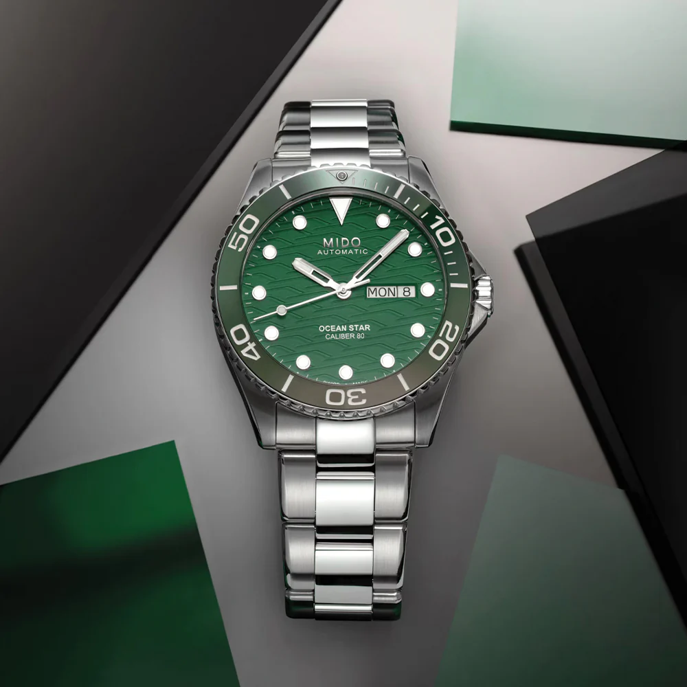 Ocean Star 200C 42.5mm - Green on Bracelet - Image 2