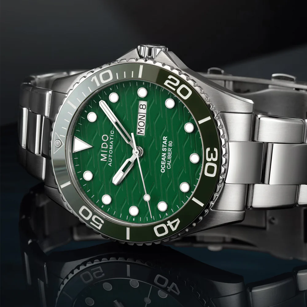 Ocean Star 200C 42.5mm - Green on Bracelet - Image 4