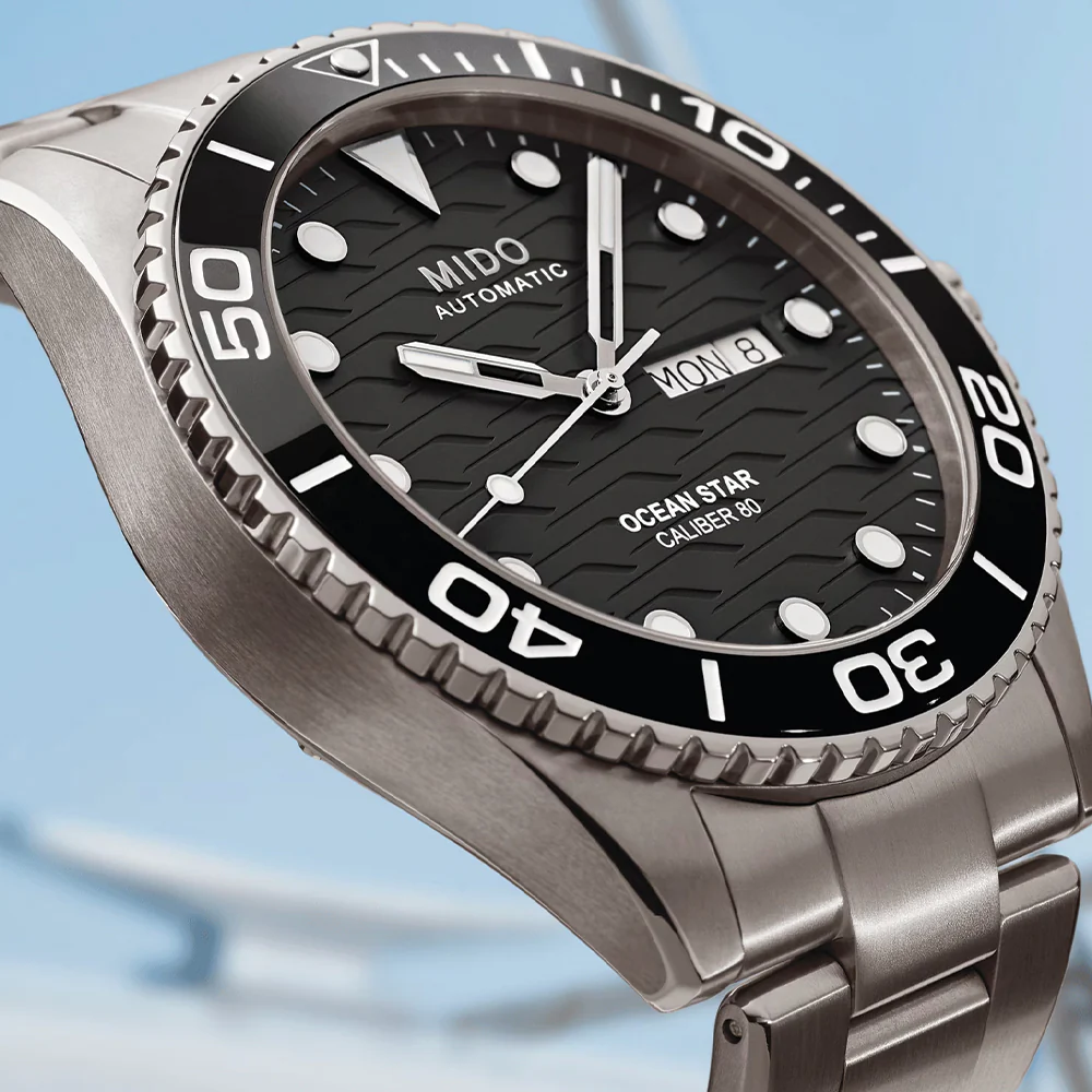 Ocean Star 200C Titanium 42.5mm - Black on Bracelet - Image 4