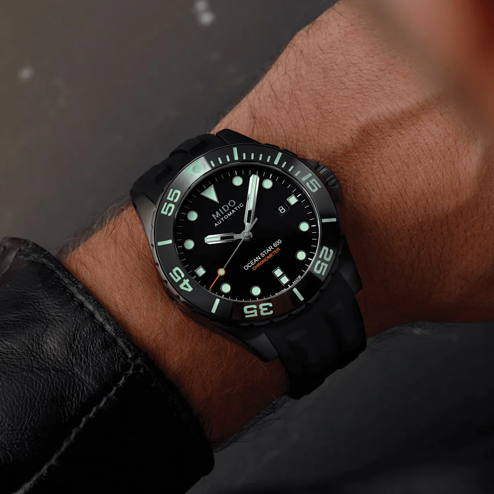 Ocean Star 600 Chronometer DLC - Black on Bracelet w/ Additional Rubber Strap - Image 3