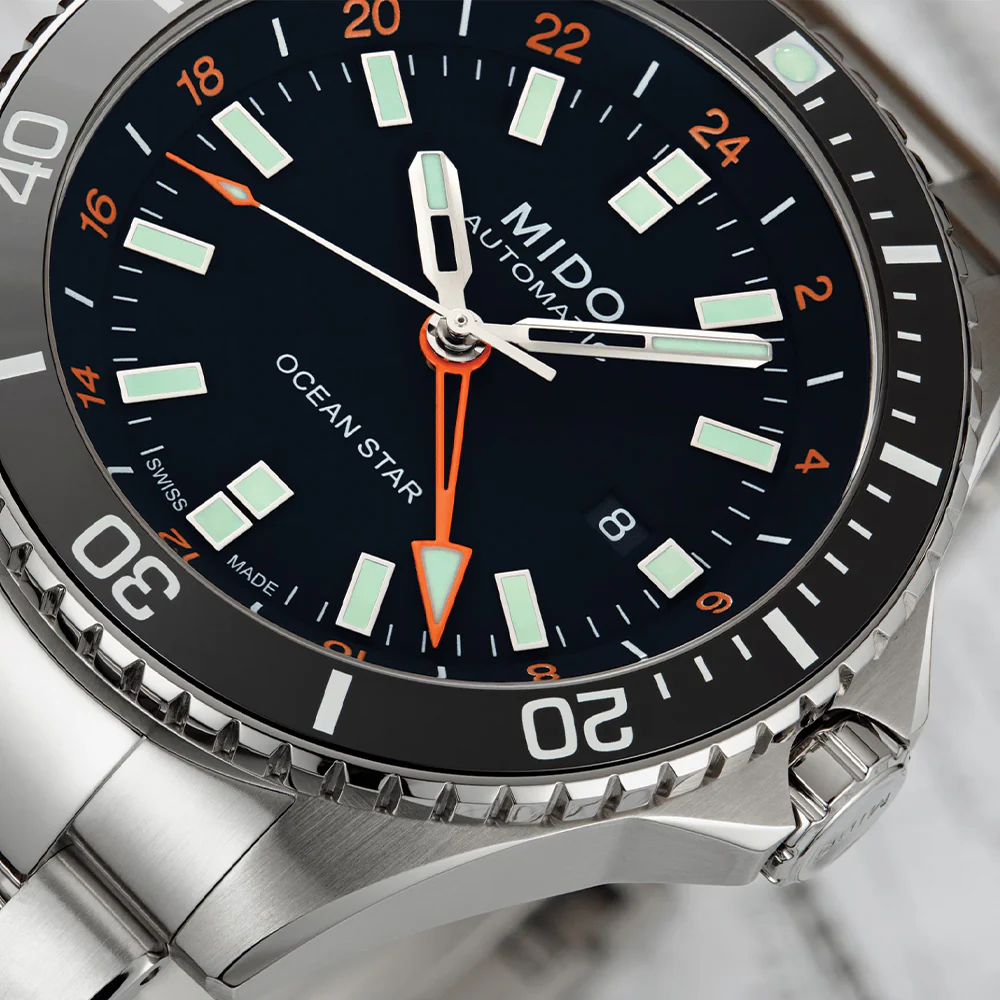 Ocean Star GMT 44mm - Black on Bracelet - Image 4
