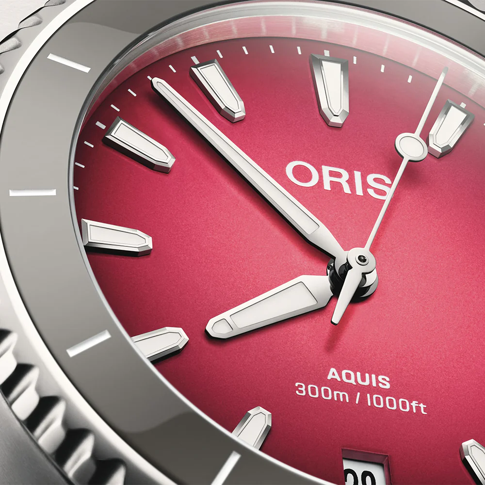 Aquis Date Ceramic Bezel "Berries" Edition 36.5mm - Pink on Bracelet - Image 3