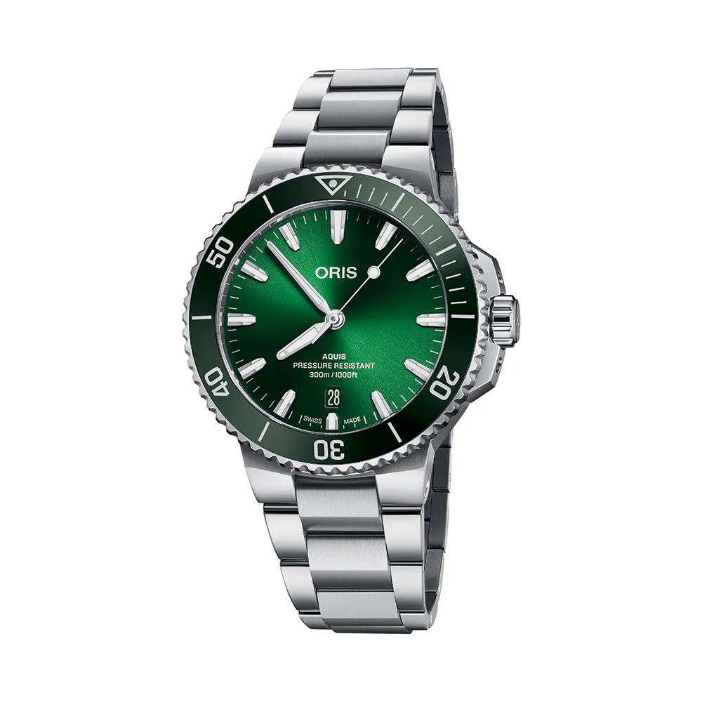 Oris Aquis Date 41.5mm - Green on Bracelet