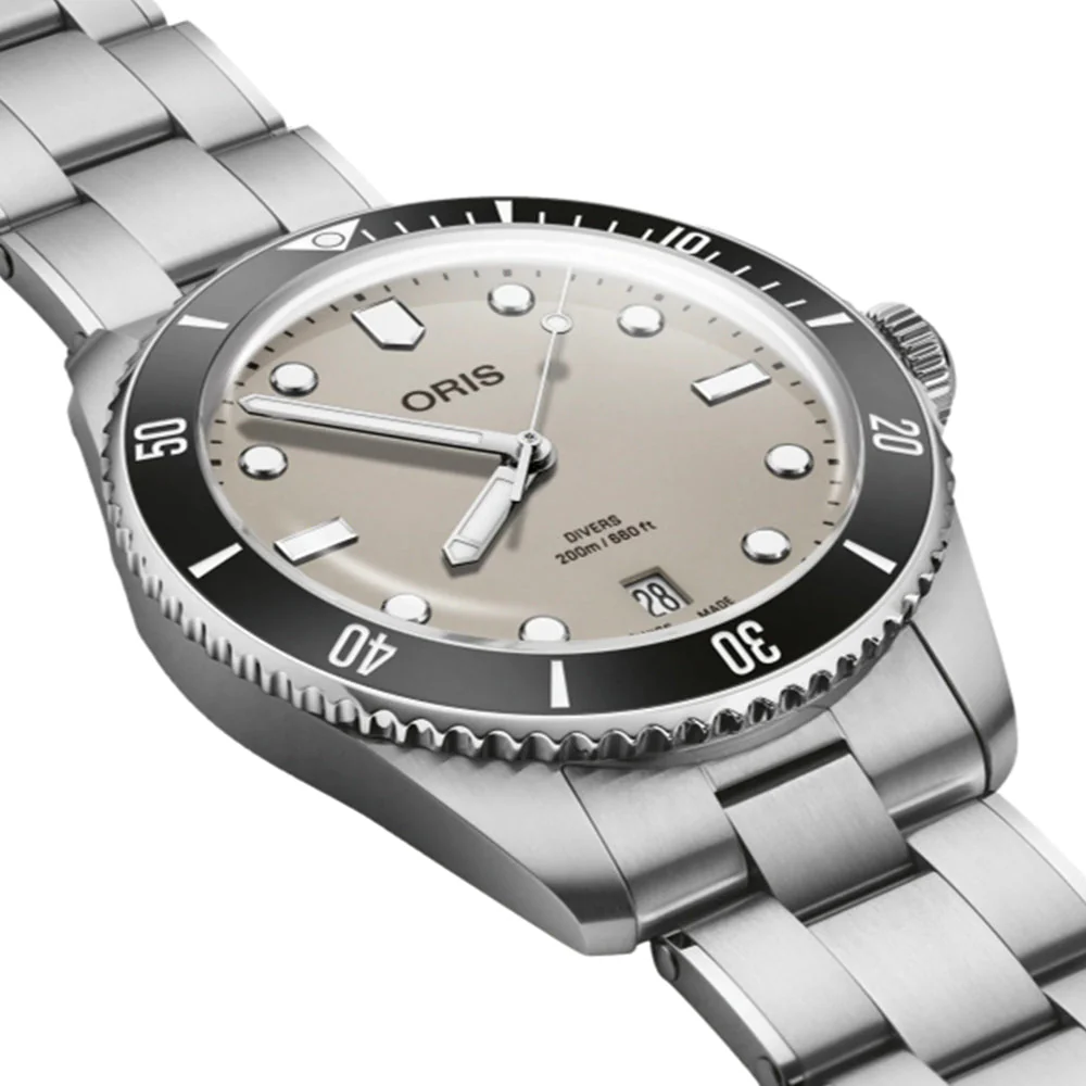 Divers Date 39mm - Beige on Bracelet - Image 2