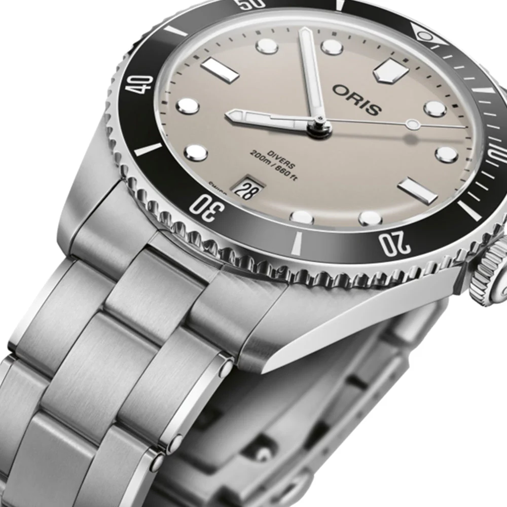 Divers Date 39mm - Beige on Bracelet - Image 5