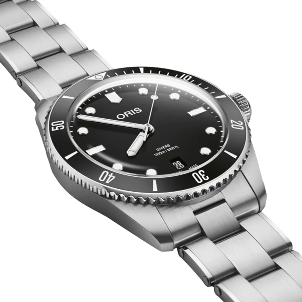 Divers Date 39mm - Black on Bracelet - Image 2