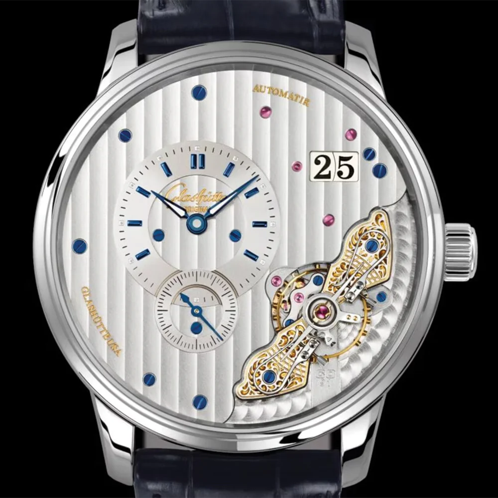 PanoMaticInverse 42mm - Ivory on Strap - Image 3