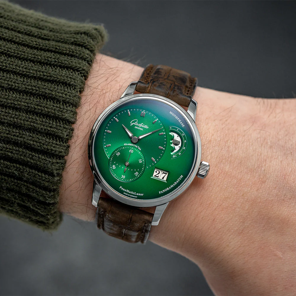 PanoMaticLunar 40mm - Green on Strap - Image 4