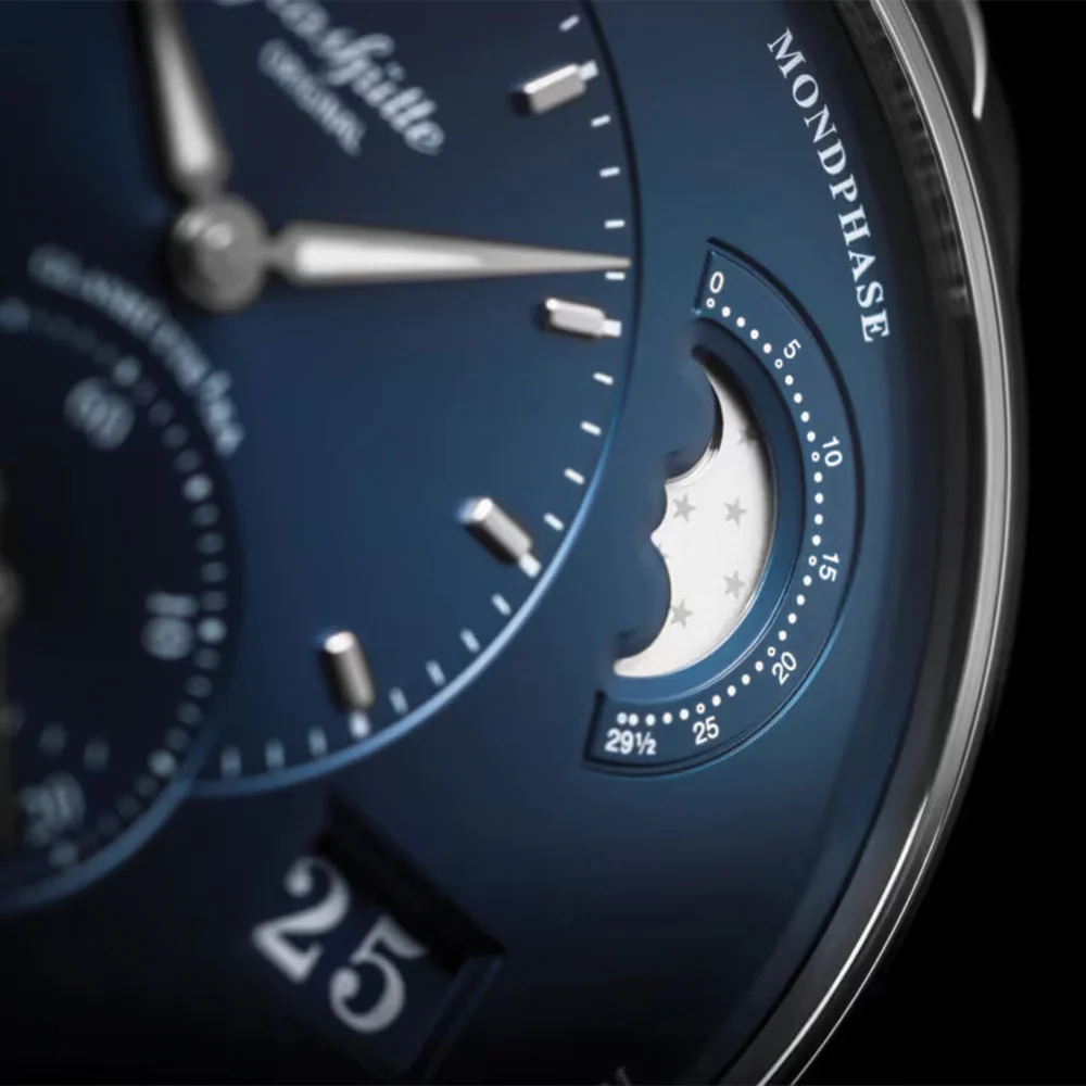 PanoMaticLunar 40mm - Blue on Strap - Image 4
