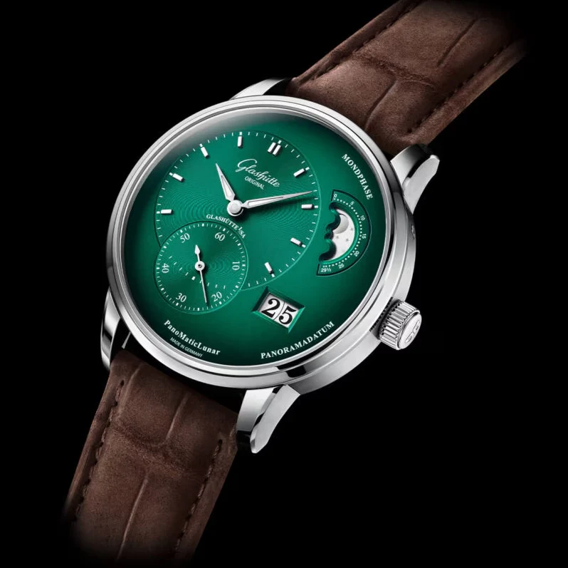 PanoMaticLunar 40mm - Green on Bracelet - Image 3