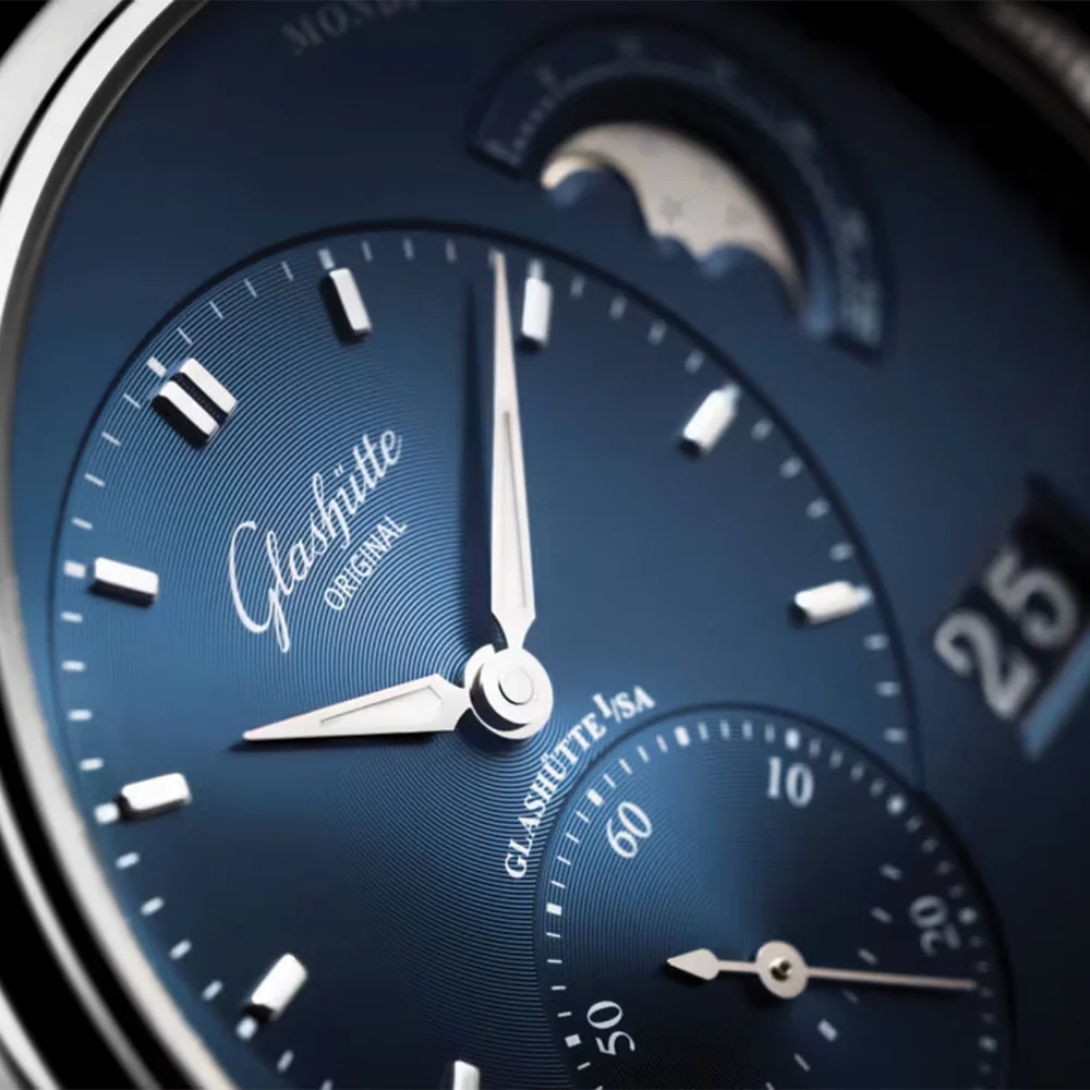 PanoMaticLunar 40mm - Blue on Bracelet - Image 2