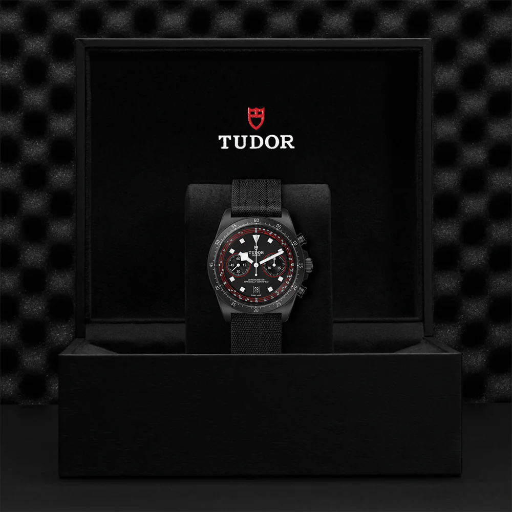 Pelagos FXD Chrono Carbon Composite 43mm - Black on Fabric Strap - Image 10