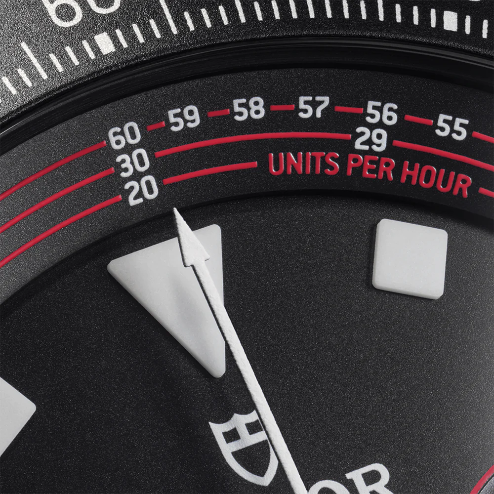 Pelagos FXD Chrono Carbon Composite 43mm - Black on Fabric Strap - Image 7