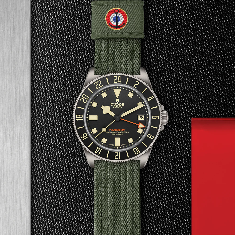 Pelagos FXD GMT Titanium 42mm - Black on Fabric Strap - Image 3