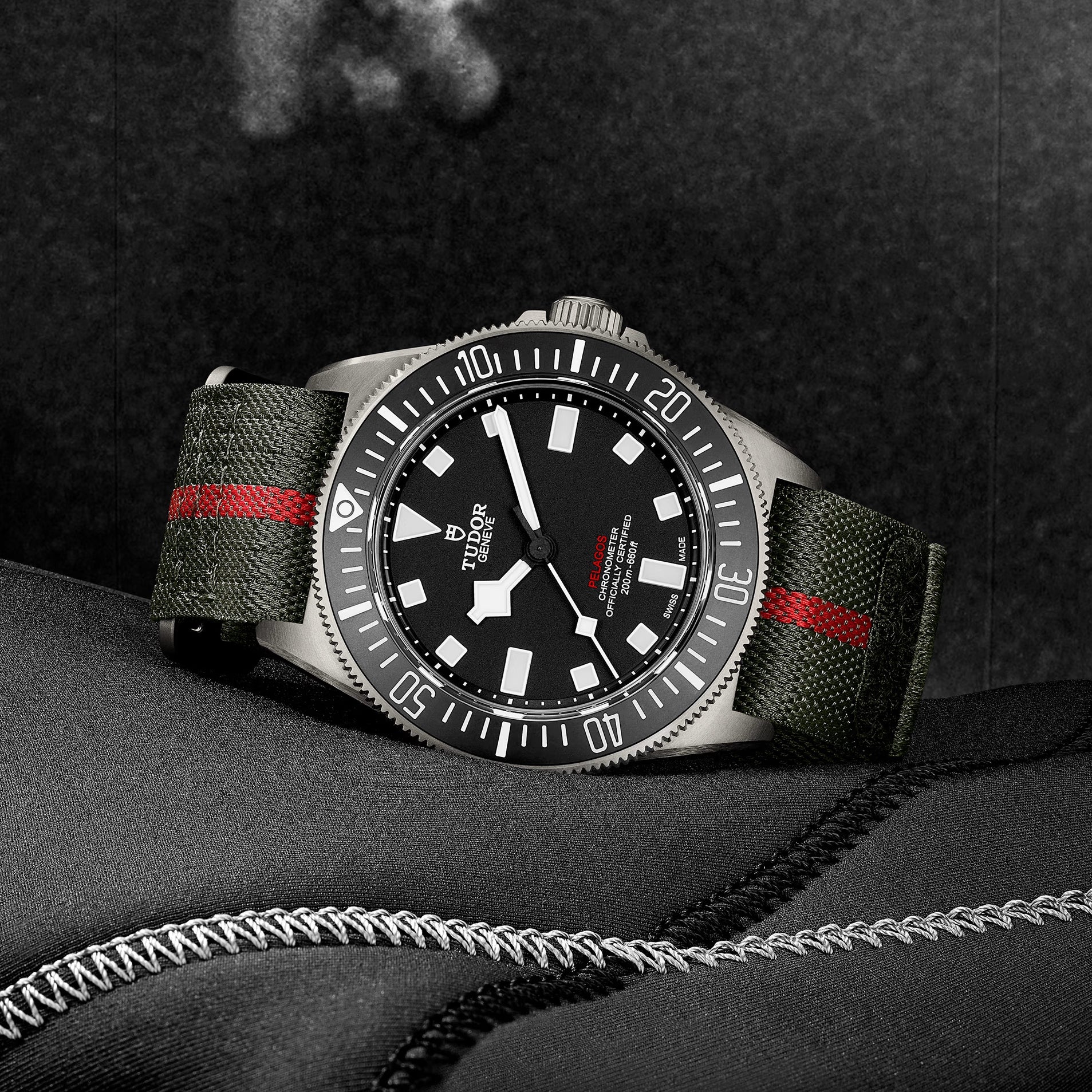 Pelagos FXD Titanium 42mm - Black on Fabric Strap w/ Extra Rubber Strap - Image 4