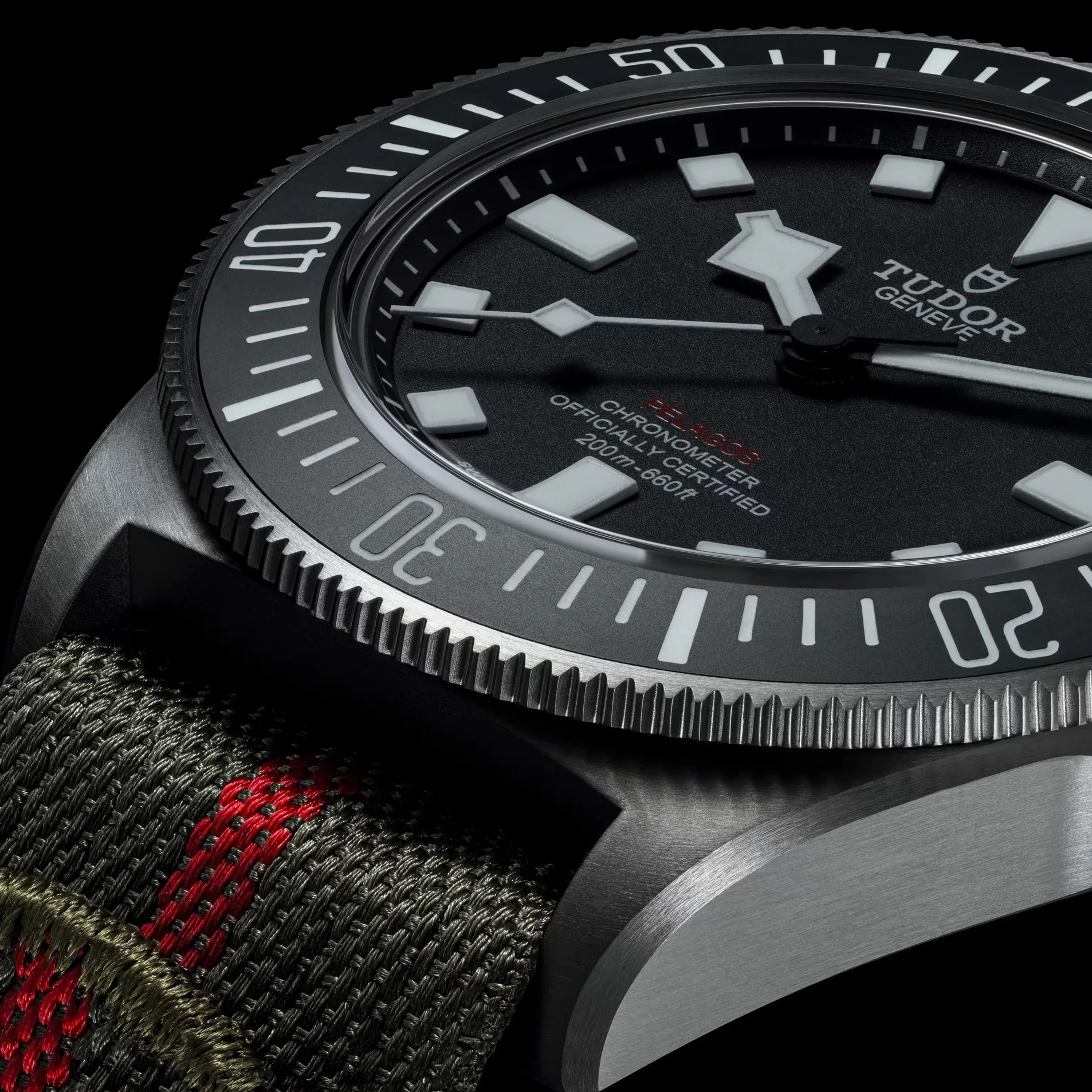 Pelagos FXD Titanium 42mm - Black on Fabric Strap w/ Extra Rubber Strap - Image 5