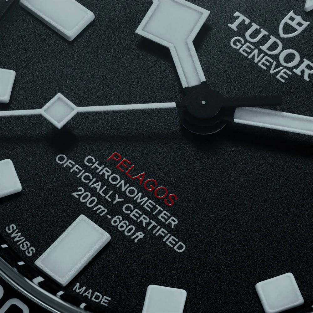 Pelagos FXD Titanium 42mm - Black on Fabric Strap w/ Extra Rubber Strap - Image 6