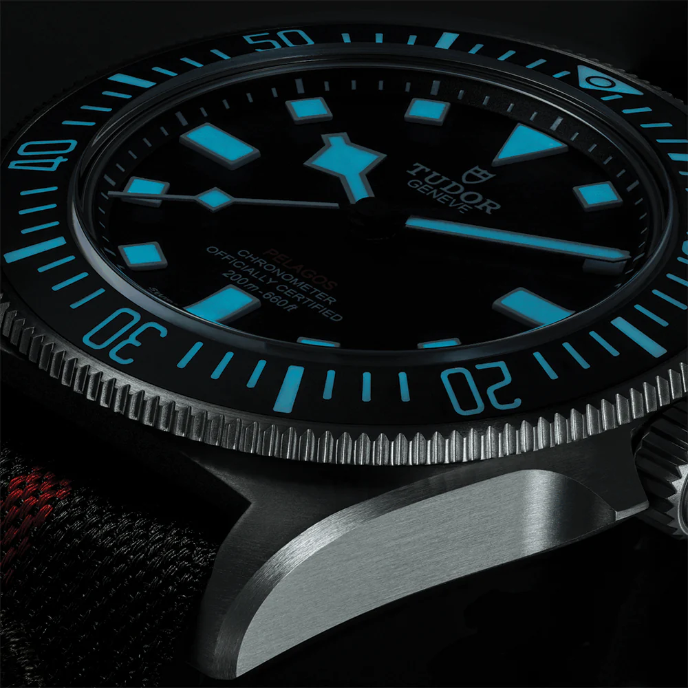 Pelagos FXD Titanium 42mm - Black on Fabric Strap w/ Extra Rubber Strap - Image 7
