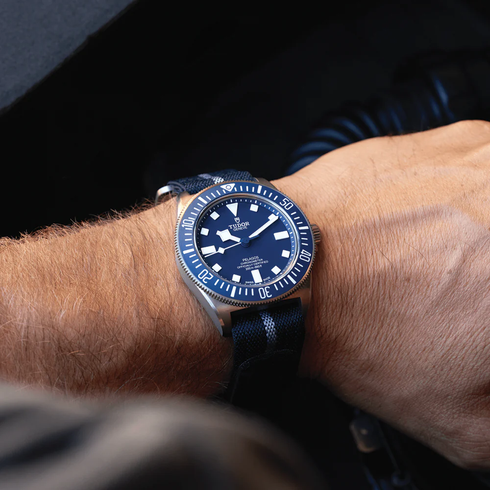 Pelagos FXD Titanium 42mm - Blue on Fabric Strap w/ Extra Rubber Strap - Image 3