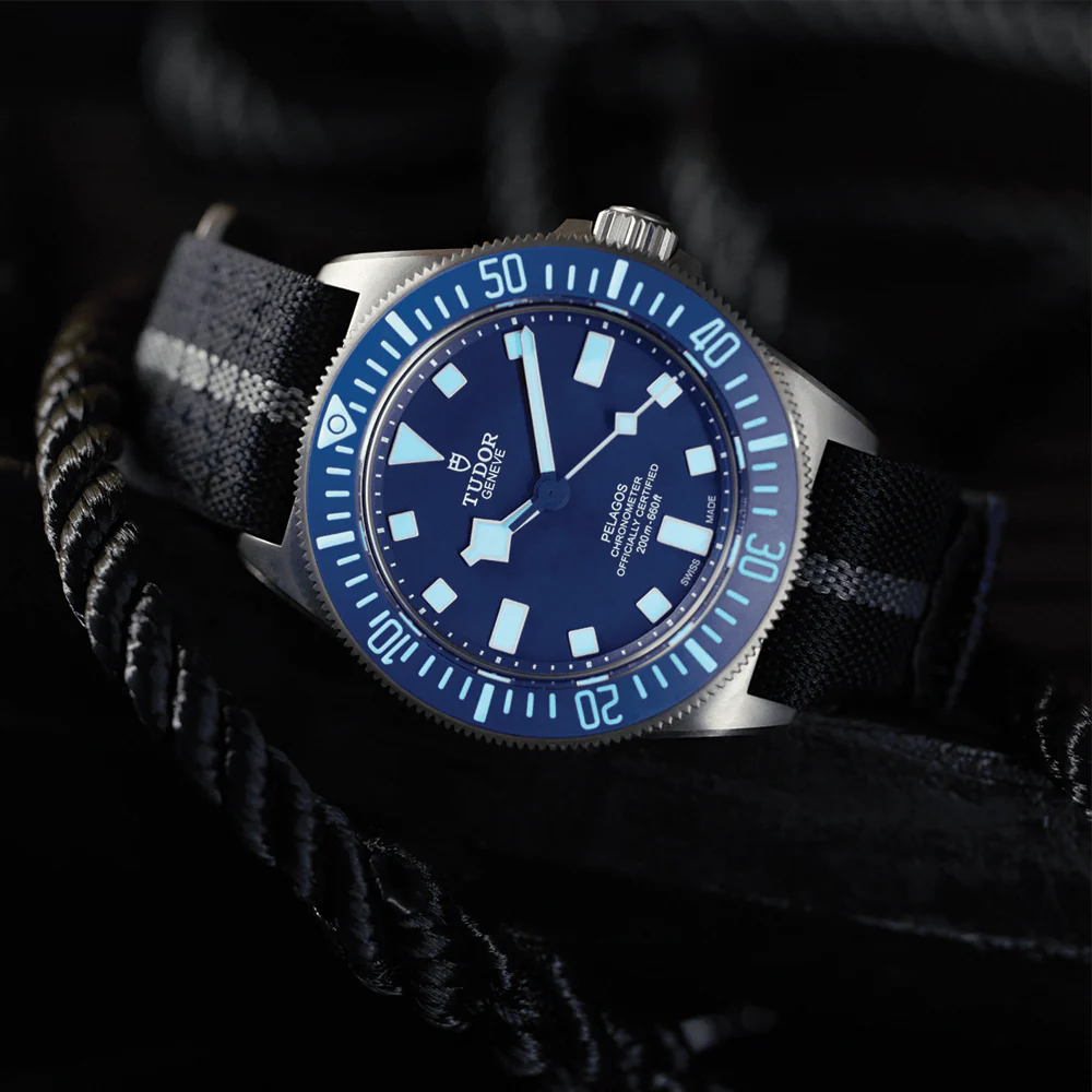 Pelagos FXD Titanium 42mm - Blue on Fabric Strap w/ Extra Rubber Strap - Image 4