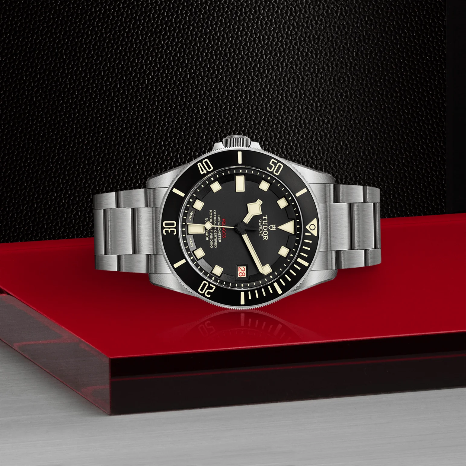 Pelagos LHD Titanium 42mm - Black on Bracelet w/ Extra Rubber Strap - Image 3