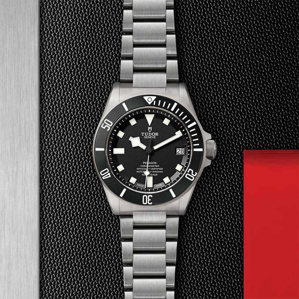 Pelagos Titanium 42mm - Black, Ceramic Bezel on Bracelet w/ Extra Rubber Strap - Image 2