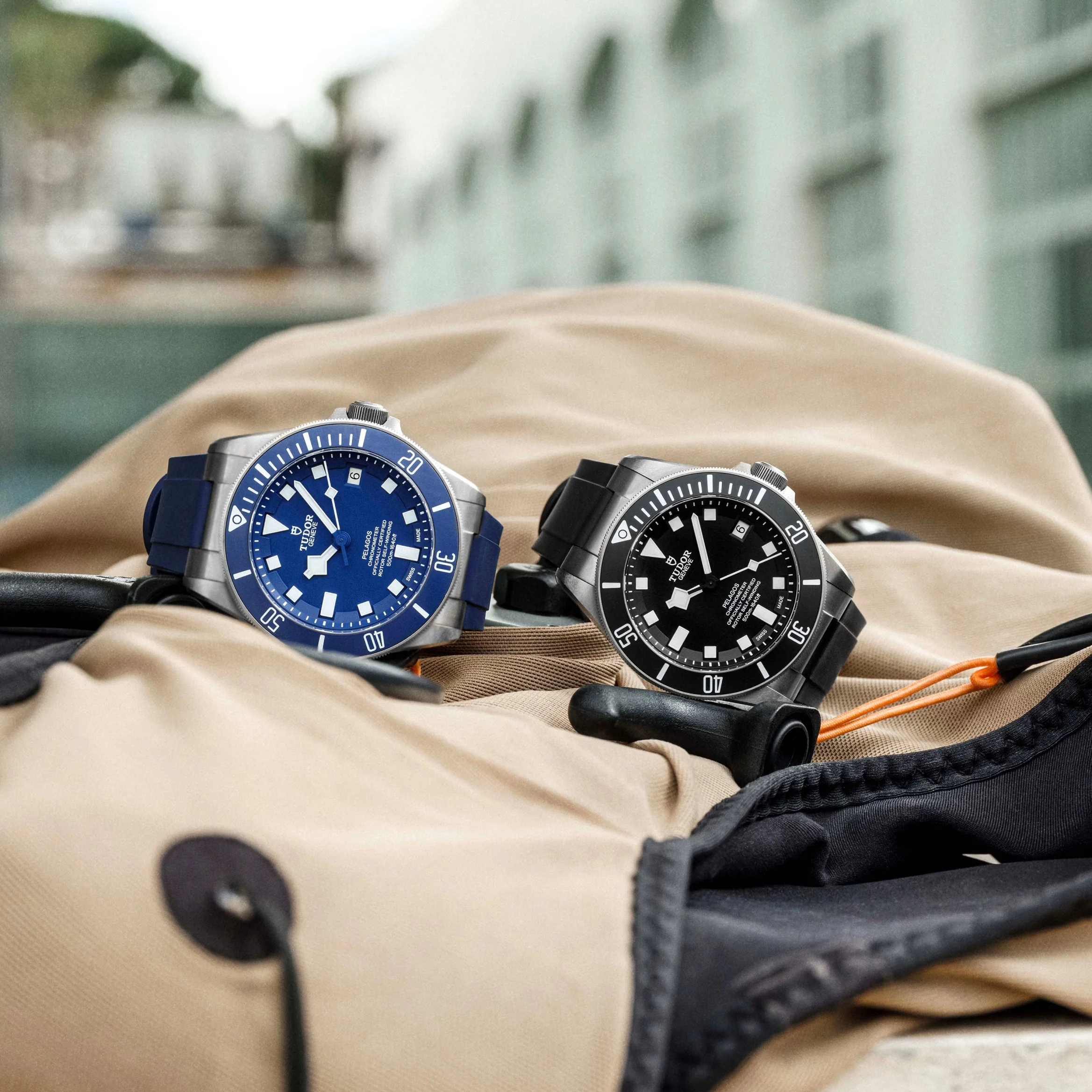 Pelagos Titanium 42mm - Blue, Ceramic Bezel on Bracelet w/ Extra Rubber Strap - Image 6