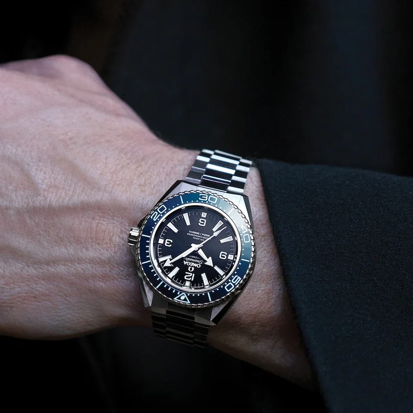 Seamaster Planet Ocean 600M 42mm - Black and Blue on Bracelet - Image 3