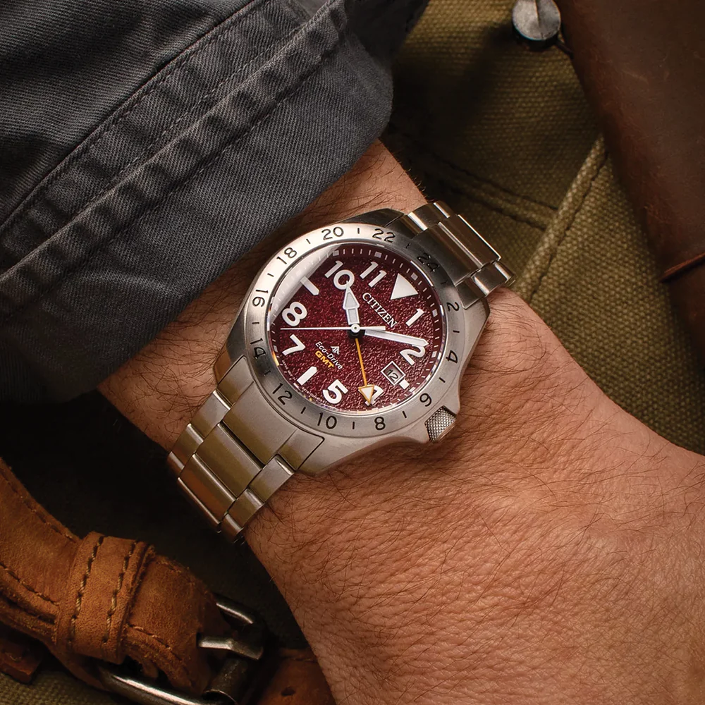 Promaster Land GMT 39.5mm - Red on Bracelet - Image 2