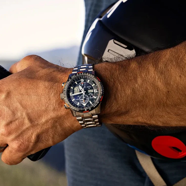 Promaster Skyhawk A-T Atomic Timekeeping Super Titanium™ 45mm - Black on Bracelet - Image 2