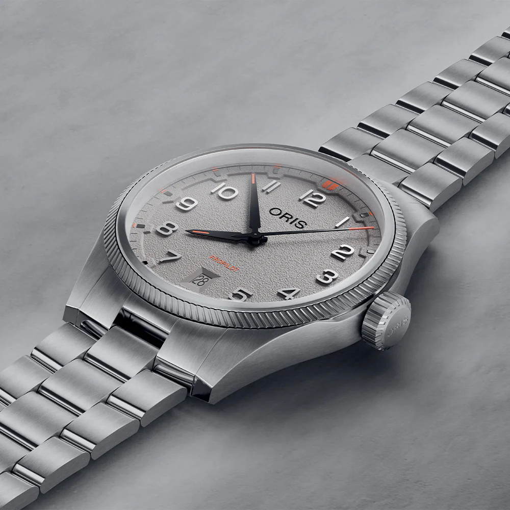 ProPilot Date 41mm - Chalk Grey on Bracelet - Image 2