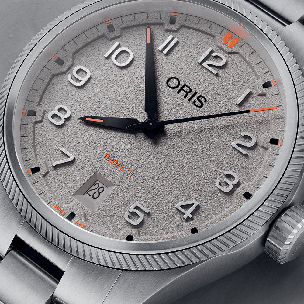 ProPilot Date 41mm - Chalk Grey on Bracelet - Image 4
