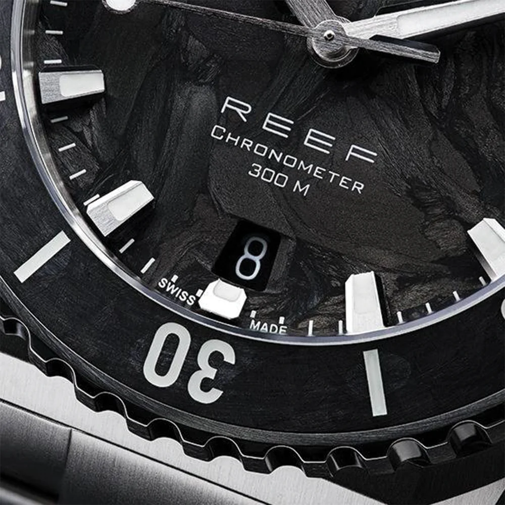 REEF Automatic COSC 300M Forged Carbon 39.5mm - Black on Bracelet - Image 4