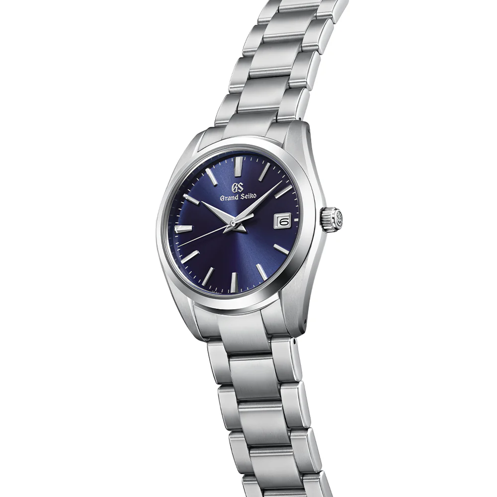 SBGX265 Heritage Quartz 37mm - Dark Blue on Bracelet - Image 4