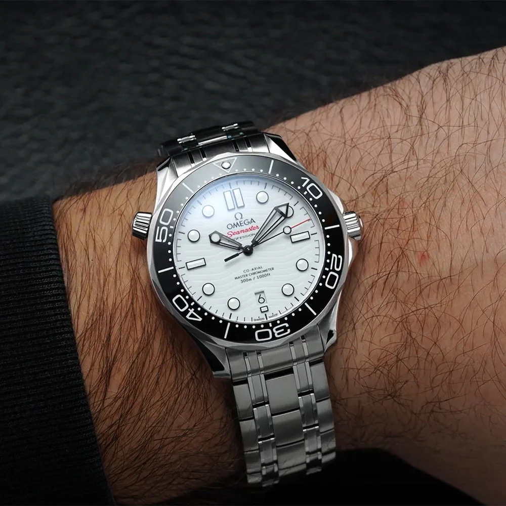 Seamaster Diver 300M 42mm - White on Bracelet - Image 3