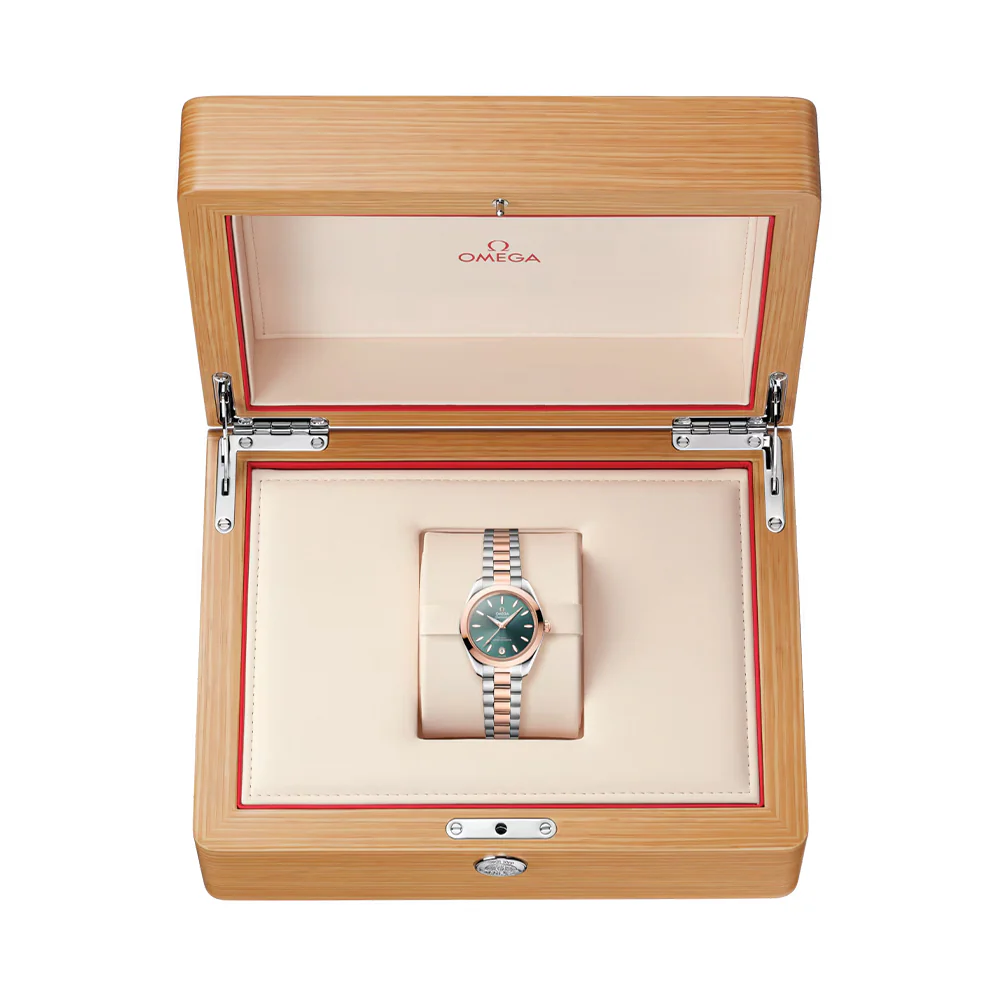 Seamaster Aqua Terra 150M Two-Tone Sedna™ Gold 30mm - Green on Bracelet - Image 10