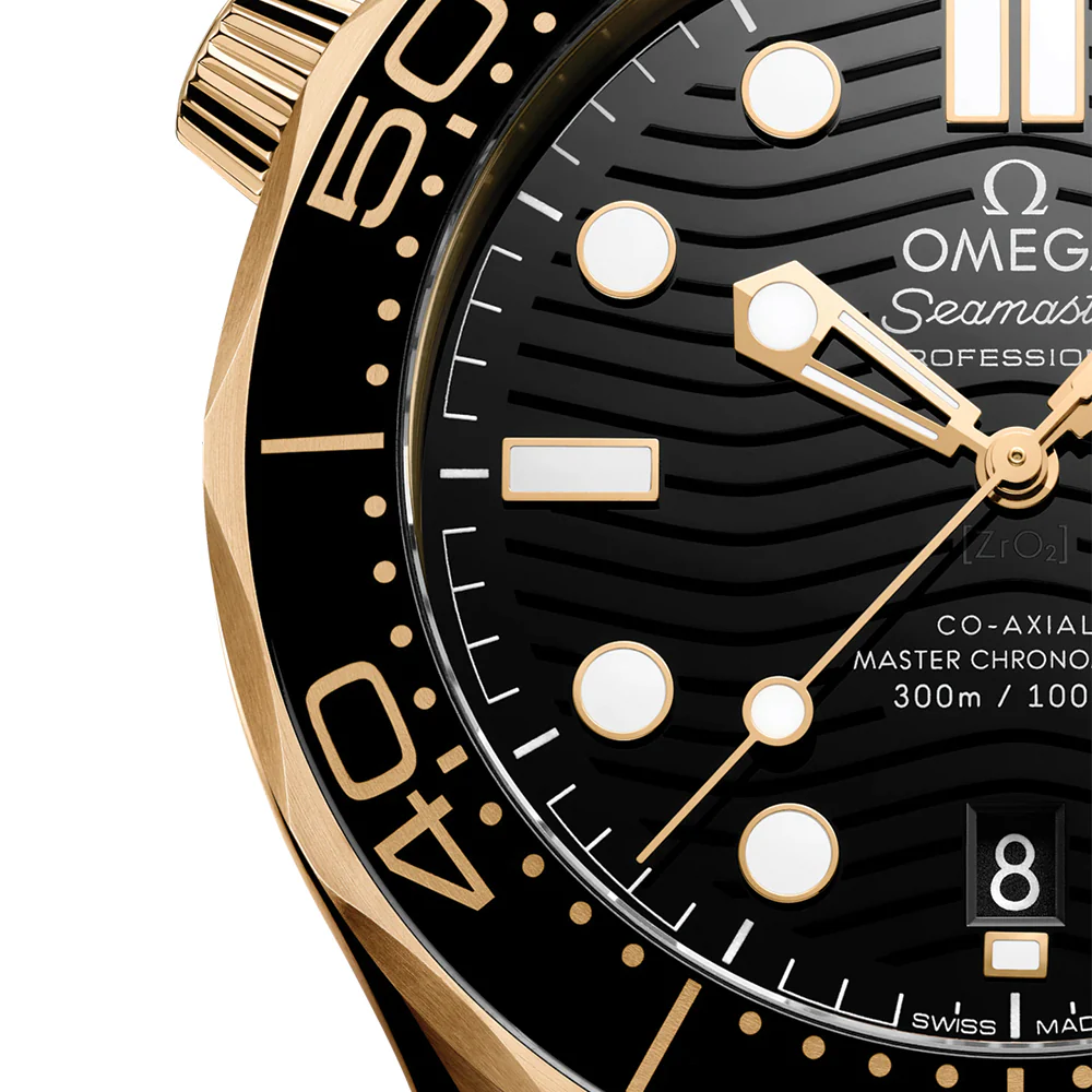 Seamaster Diver 300M Moonshine™ Gold 42mm - Black on Rubber Strap - Image 2