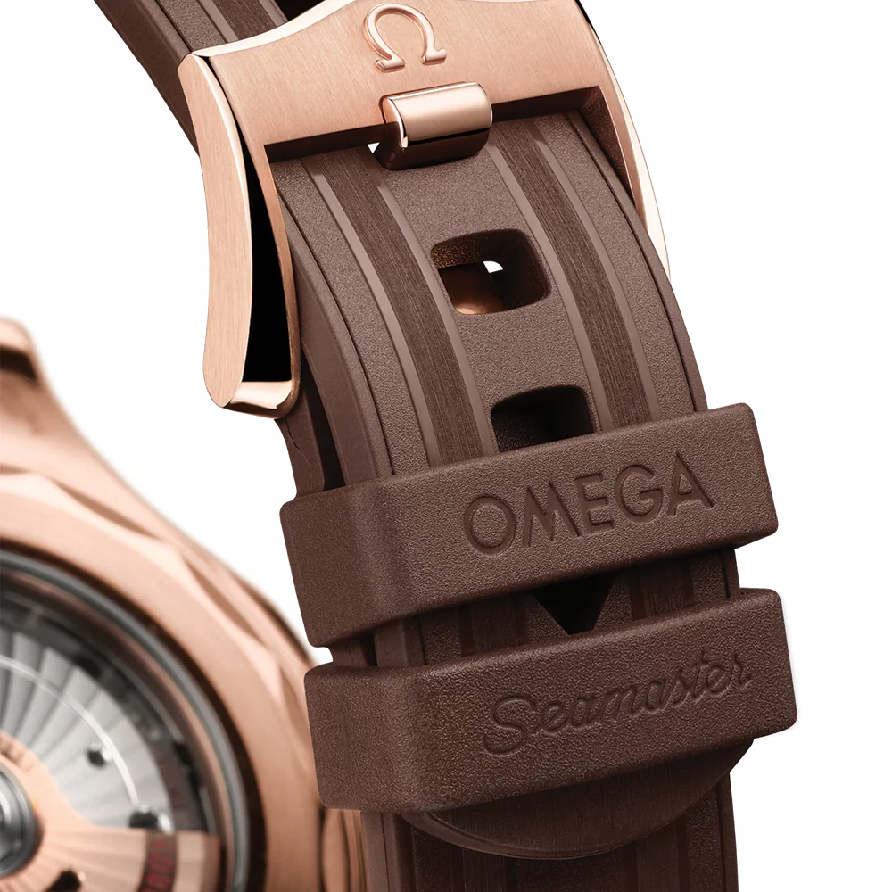 Seamaster Diver 300M Sedna™ Gold 42mm - White on Rubber Strap - Image 4
