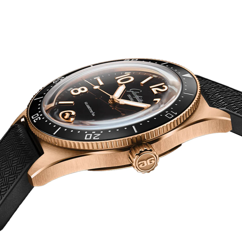 SeaQ Red Gold 39.5mm - Galvanized Black on Strap - Image 3