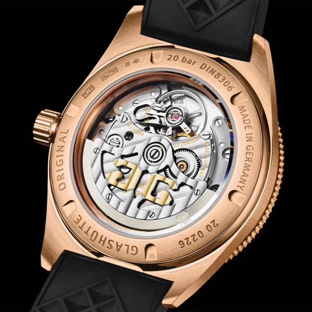SeaQ Red Gold 39.5mm - Galvanized Black on Strap - Image 5