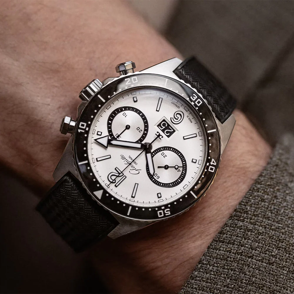 SeaQ Chronograph 43.2mm - Galvanized Silver on Rubber Strap - Image 3