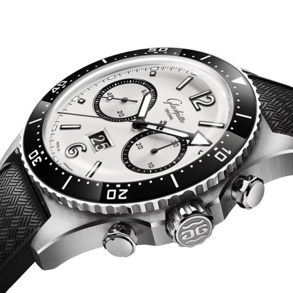 SeaQ Chronograph 43.2mm - Galvanized Silver on Rubber Strap - Image 4