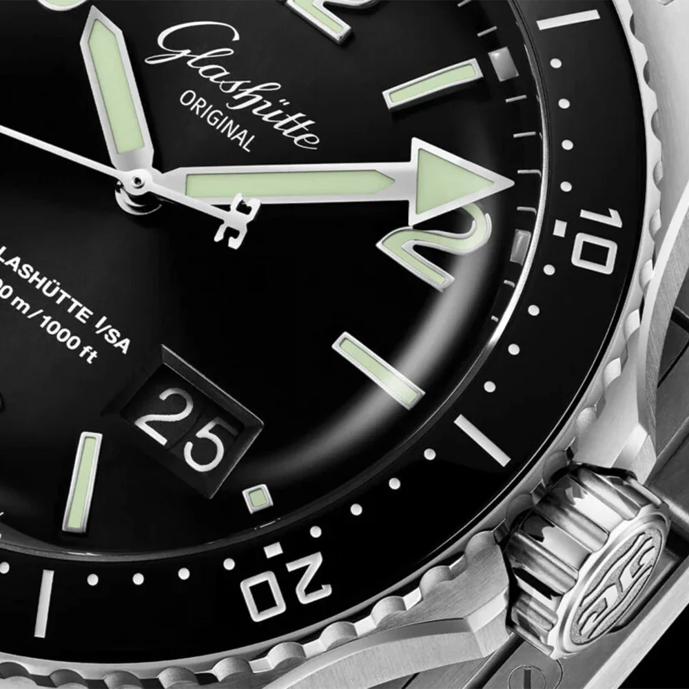 SeaQ Panorama Date 43mm - Galvanized Black on Bracelet - Image 3
